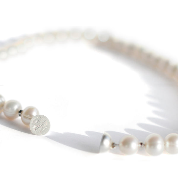 Süsswasser Perlen Halskette | Collier | 45 cm | Weiss | Perlen rund auf Draht | 8,5 - 8,9 mm | Magnetverschluss